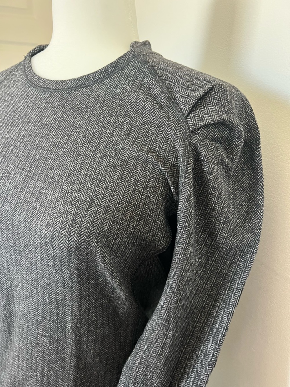 Lululemon Think Fast Long Sleeve - Picture 3 of 9